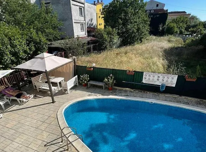 Διαμέρισμα Flora Sp Ράβντα